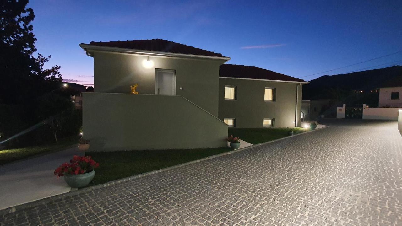 Barrio Apartments Amares Esterno foto